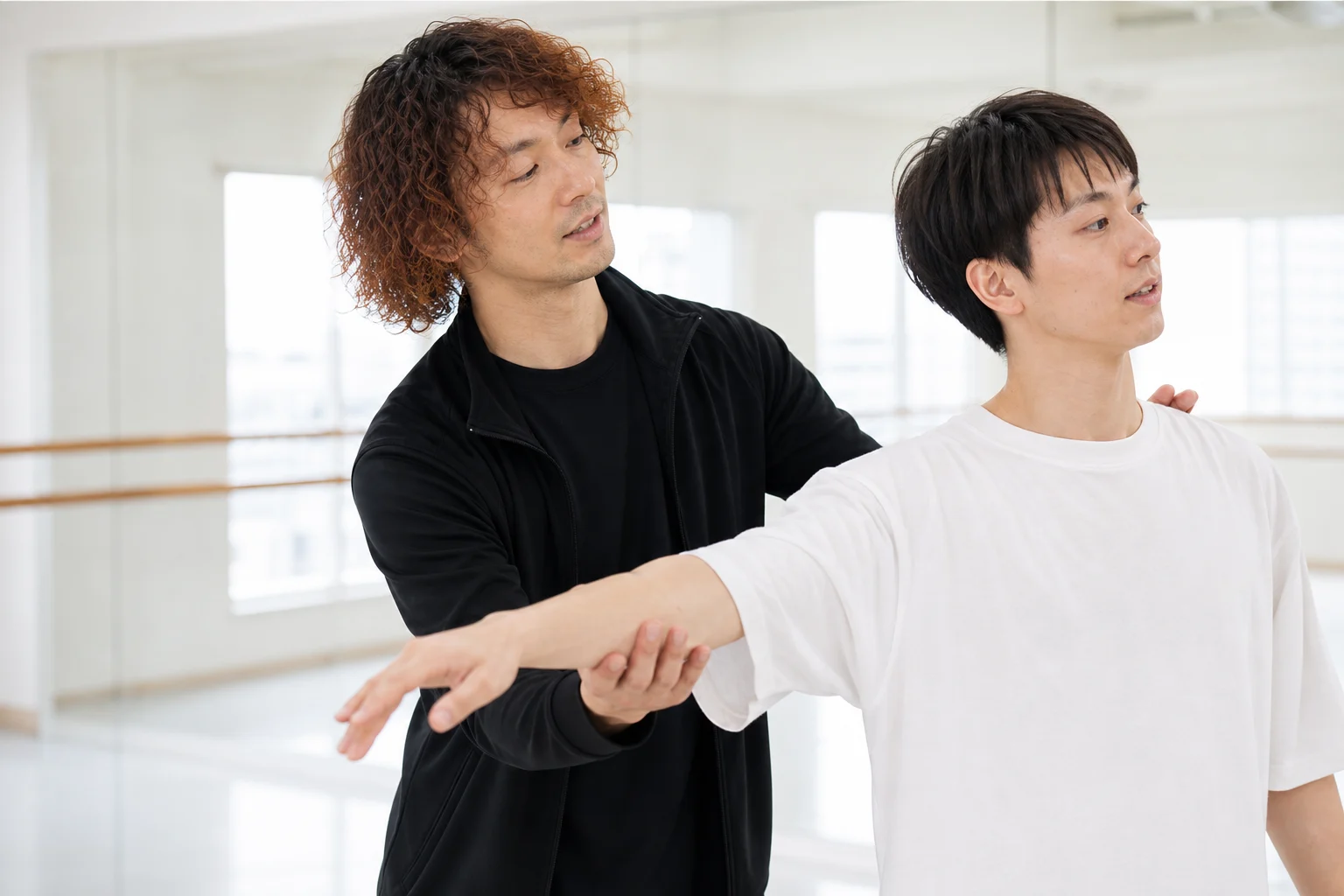 教員免許を持つ講師から学ぶダンスレッスンの安心感